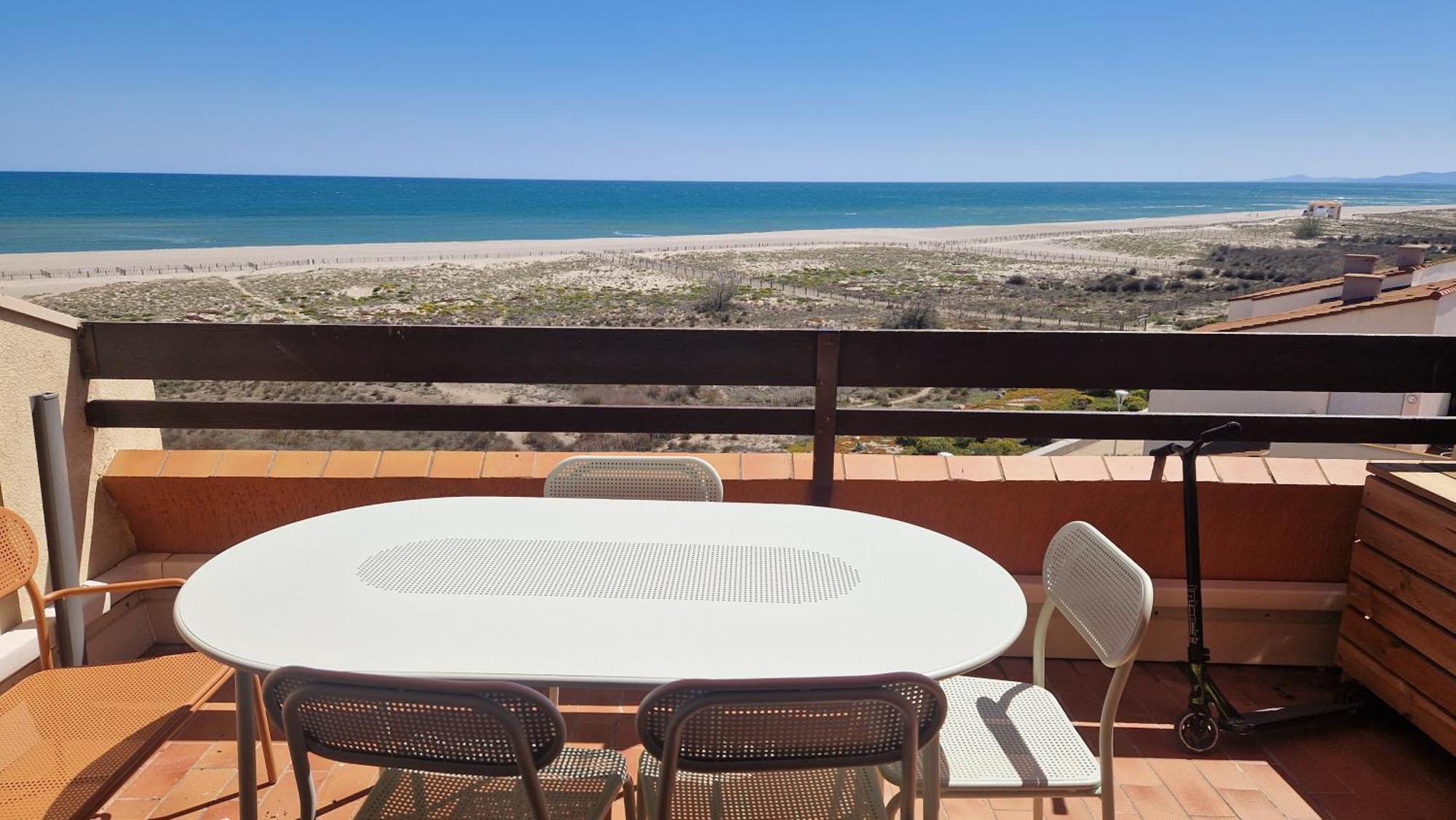 Appt T1 bis, terrasse face mer, rénové, climatisé Leucate Esterno foto